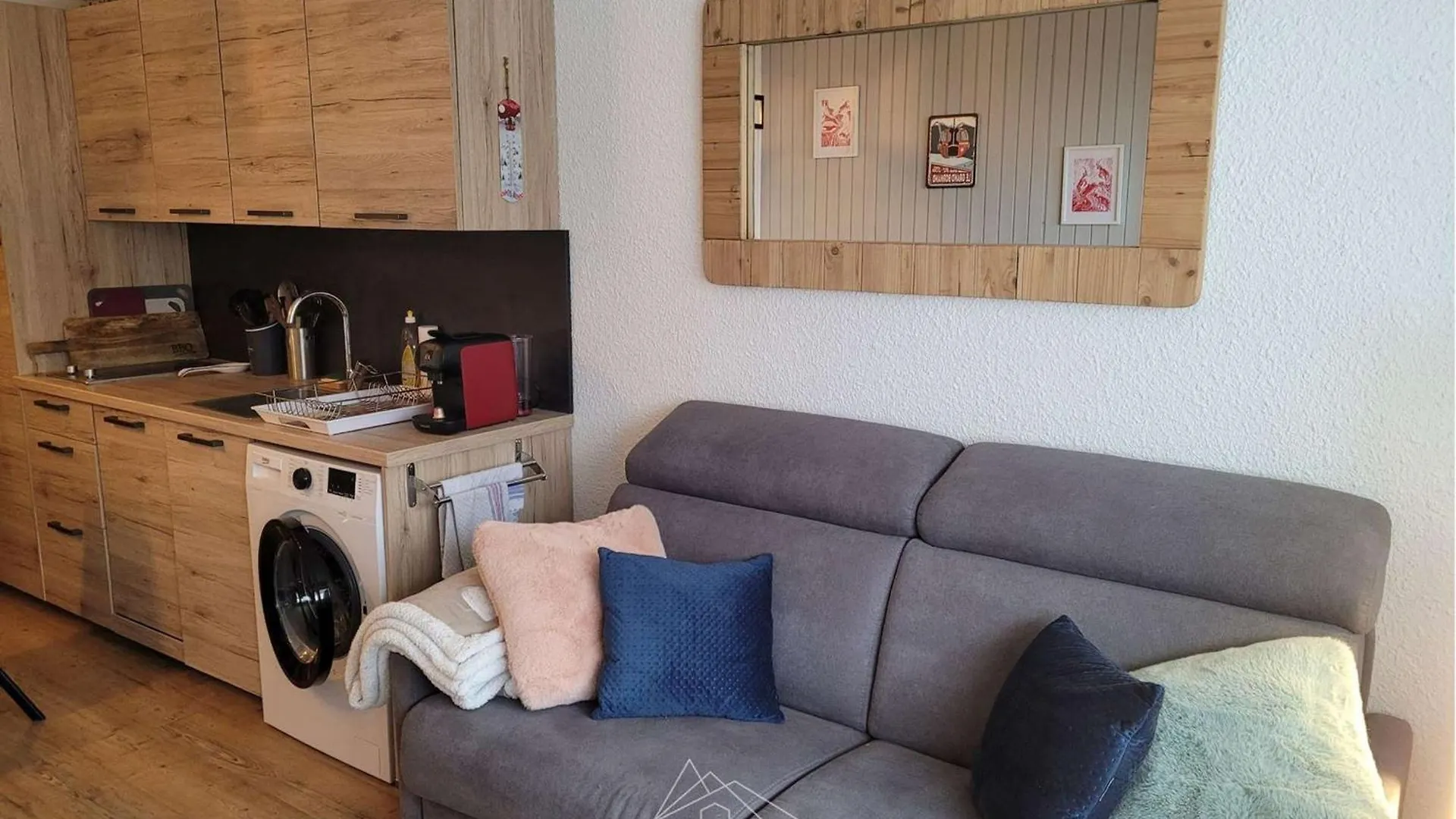 Studio Renove Avec Cabine Pour 4 Pers, Calme A Le Grand-Bornand - Fr-1-458-199 0*,  France